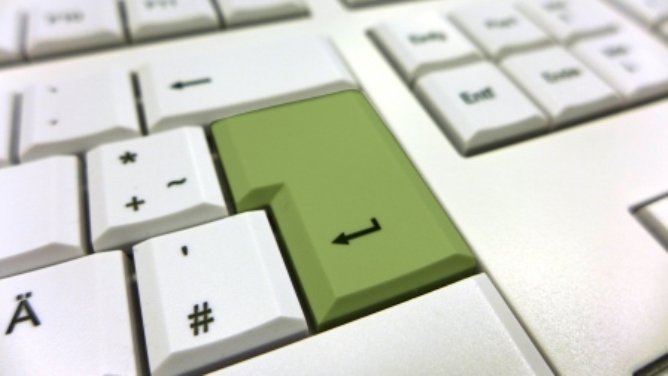 Tastatur mit grün gefärbter Enter-Taste